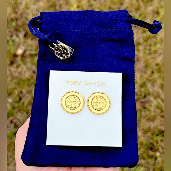 NWOT Tory Burch Gold Circle Logo Stud Earrings - Picture 1 of 5